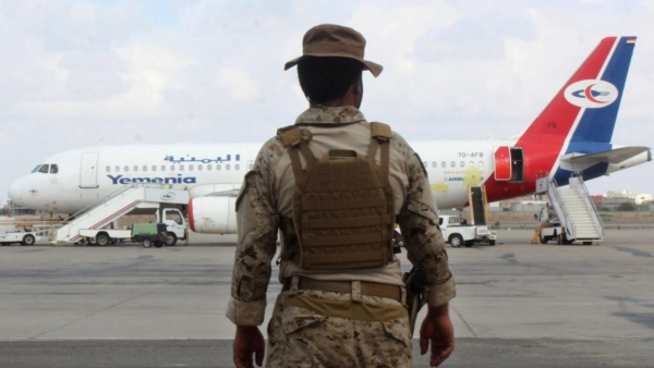 قيادي حوثي متفاخرا غادرت اليمن عبر مطار عدن الدولي ويعلن وصوله مساء اليوم إلى مصر