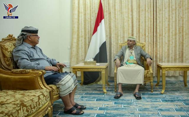 خلافات القيادات الحوثية تدفع بن حبتور الى تقديم استقالته