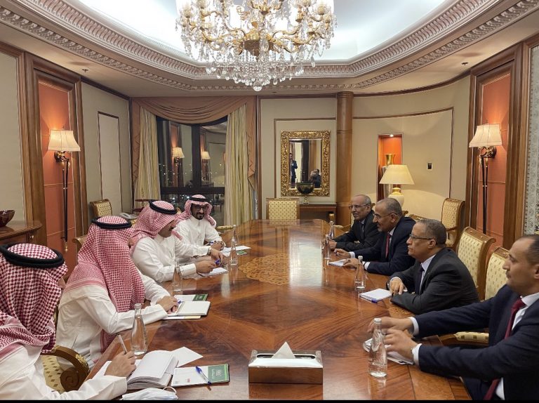 السفير السعودي يكشف عن ما ابلغ به  قيادة الانتقالي خلال لقائه بهم في الرياض !