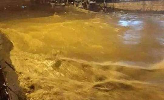 ارتفاع غير مسبوق لمنسوب السيول بسائلة صنعاء وتحذيرات من خطر يهدد المدينة “صور وفيديو”