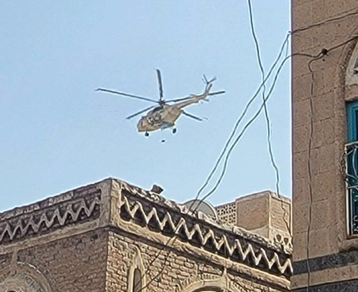 بعد سقوط اثنتين ..الحوثيين استعرضوا بطائرة بعد إقلاعها من مطار صنعاء والهبوط في معسكر الصمع