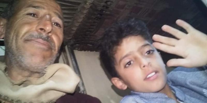 هل هم الحوثيون ..يمني يقدم الشكر لخاطفي إبنه عقب إعادتهم له سالما ..!